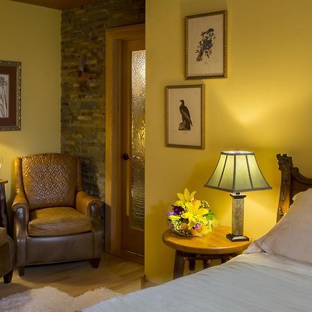 Hidden Serenity Bed And Breakfast West Bend Exterior photo