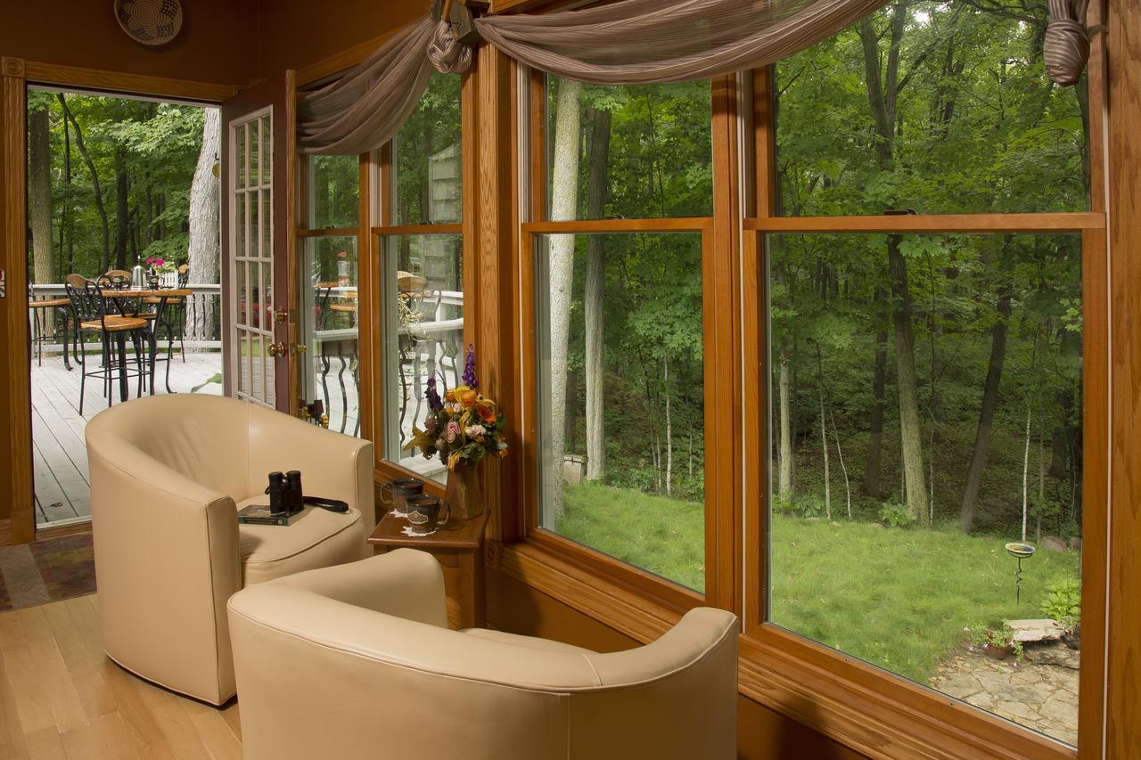 Hidden Serenity Bed And Breakfast West Bend Exterior photo
